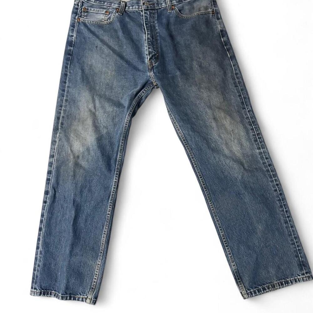 40 x 32 Levi’s 505 straight denim medium wash jeans. Perfectly faded and worn.